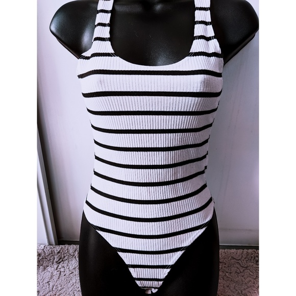 Tops - California stich bodysuit
